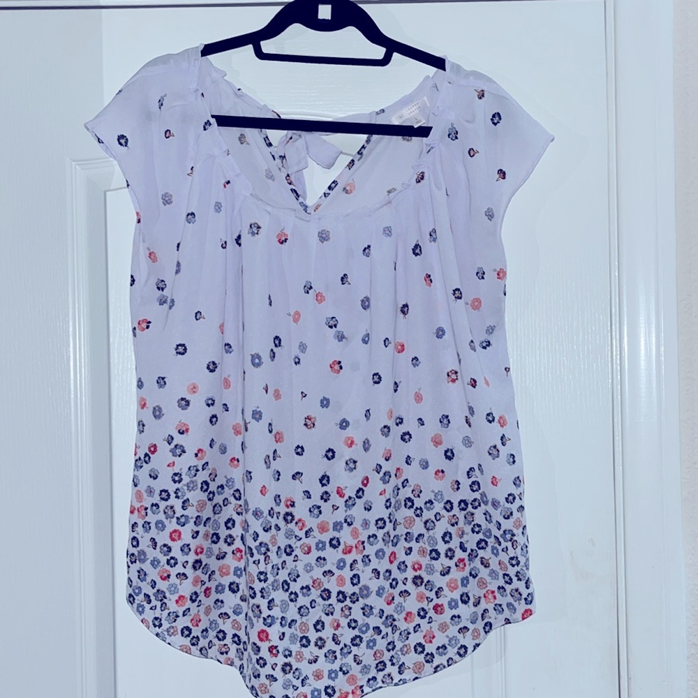 Like new floral blouse.